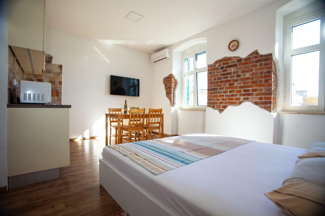 Lighthouse Rijeka Apartment Bagian luar foto
